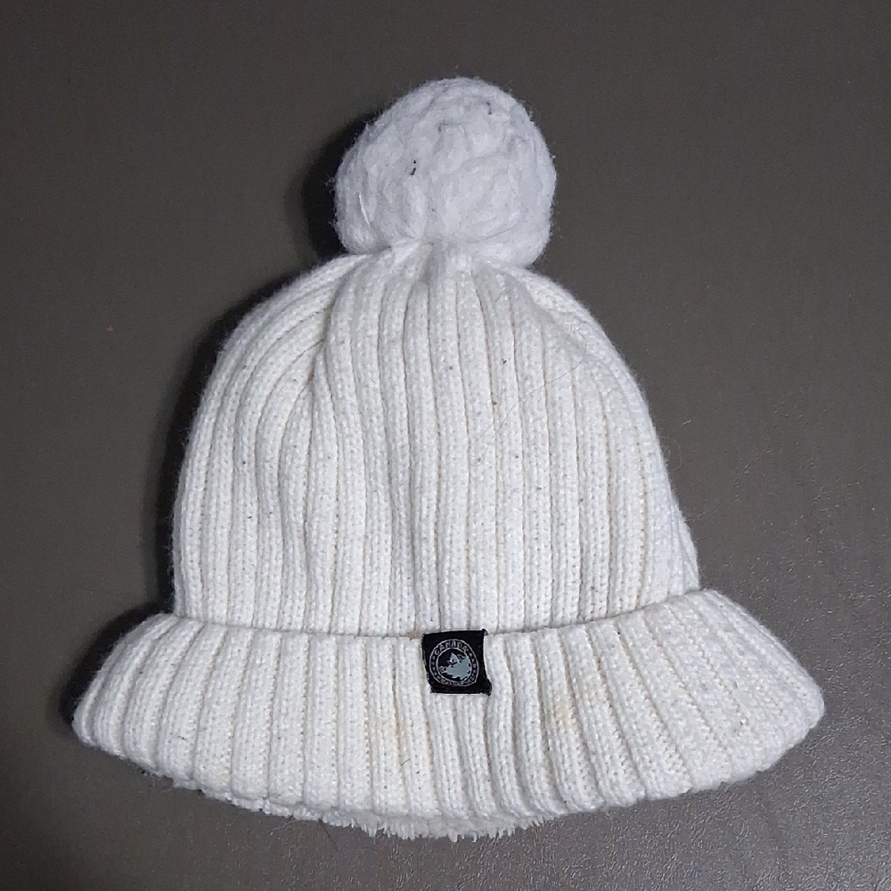 Cozy White Ribbed Pom-Pom Hat